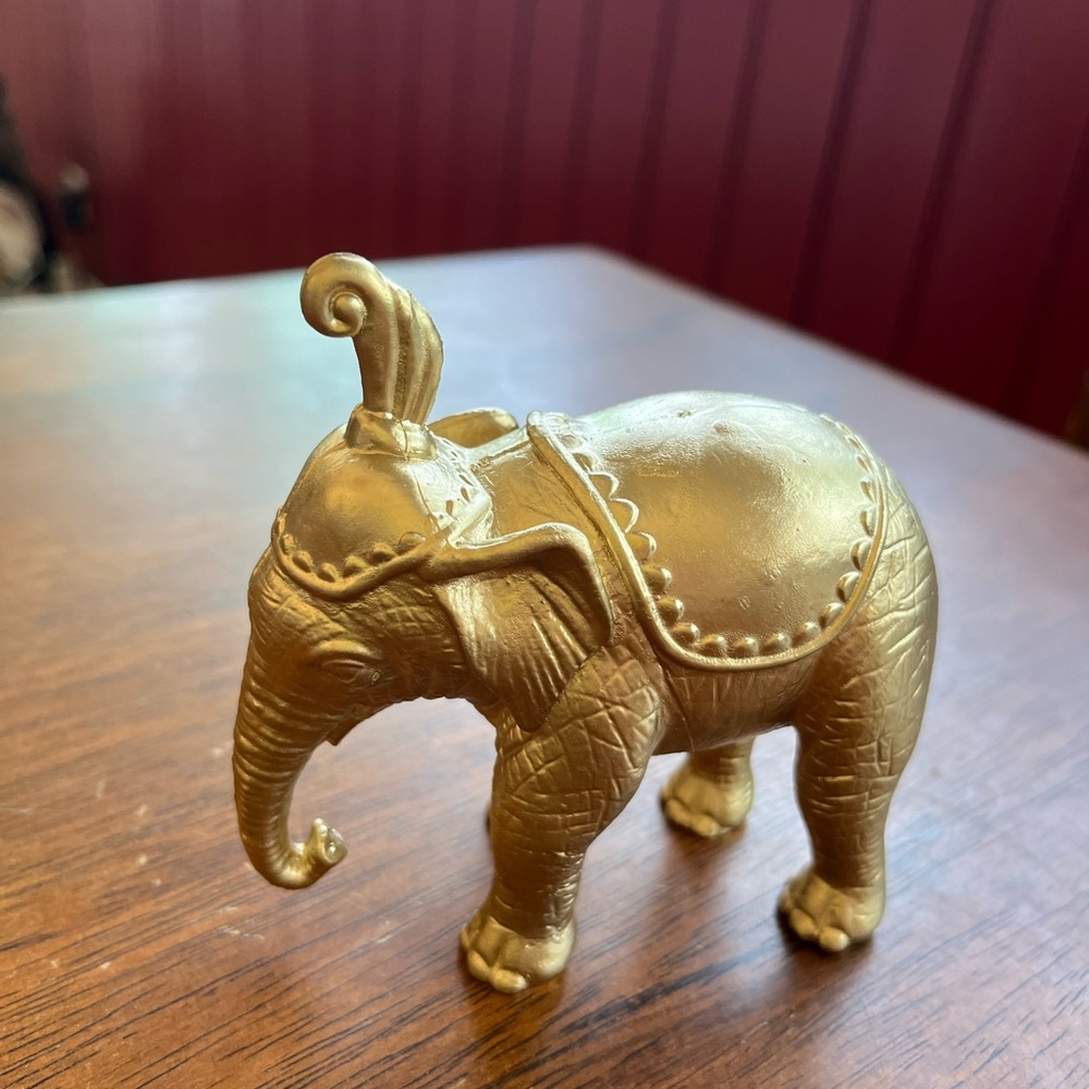 Gold Circus 🎪 elephant